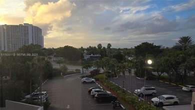 Beautiful, spacious condo ideally located near the beach, top