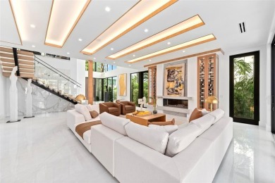 A statement of modern waterfront luxury, 24 Fiesta Way