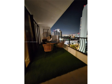 Amazing & exclusive condo location in the core of Miami Beach's