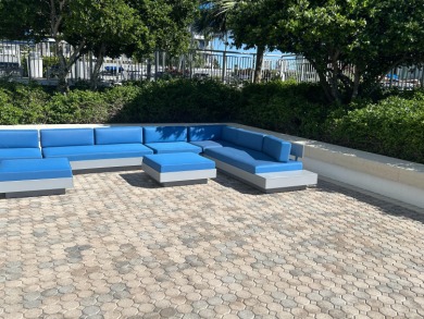 Spectacular, Contemporary Building on the Water! Walk or ride