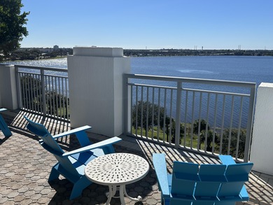 Spectacular, Contemporary Building on the Water! Walk or ride