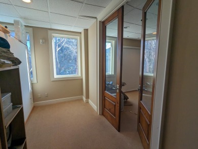 Professional office in the high quality 120 Building in downtown