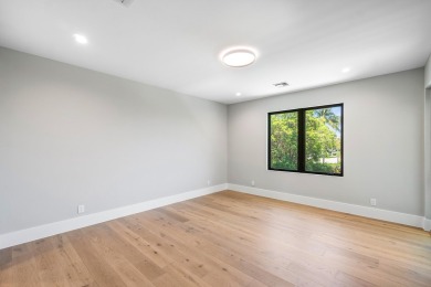 The Best of SoSo! Still time to customize! Five bedrooms estate