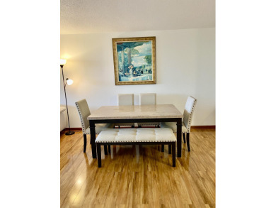 2 Bedroom 2 Bath 2 balconies, water front with a nice view, 2