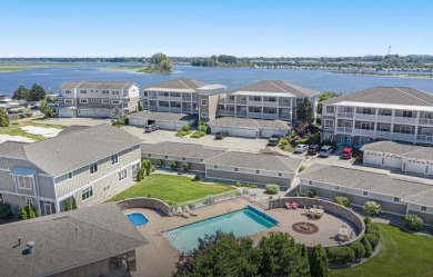 Welcome to the Marina Bay Condominiums of Spring Lake! From the