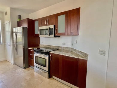 Corner residence, 2 bedroom 2 bathroom located in the heart of