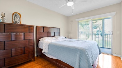 Beautiful 2 bedroom, 1.5 bath 2nd floor apartment in the highly