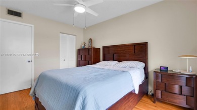 Beautiful 2 bedroom, 1.5 bath 2nd floor apartment in the highly