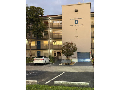 Beautiful 2 bedroom, 1.5 bath 2nd floor apartment in the highly