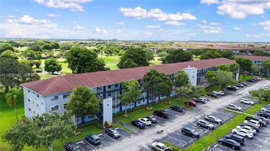 Beautiful 2 bedroom, 1.5 bath 2nd floor apartment in the highly