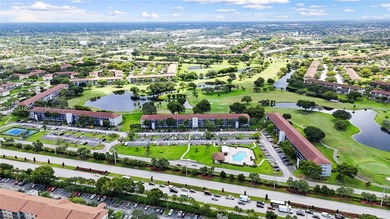 Beautiful 2 bedroom, 1.5 bath 2nd floor apartment in the highly