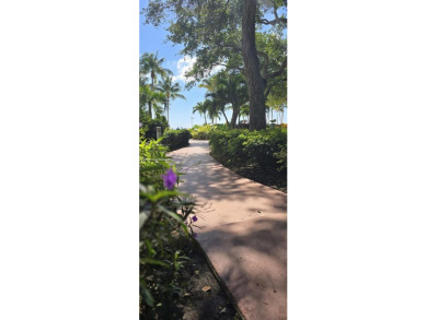 Just minutes from Miami Design District, this spacious 1BR unit