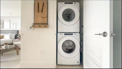 Enjoy breathtaking city views and Biscayne Bay Spectacular