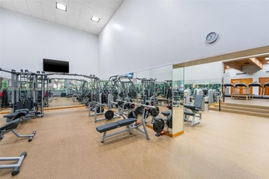 Welcome to this beautiful Penthouse at the Prestigious Towers of