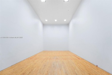 Welcome to this beautiful Penthouse at the Prestigious Towers of