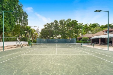 Welcome to this beautiful Penthouse at the Prestigious Towers of