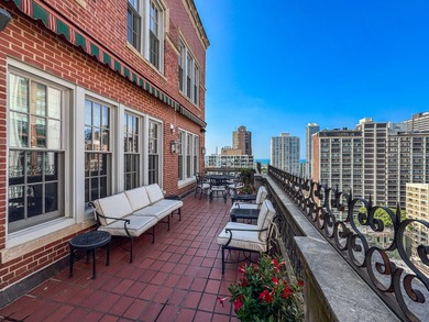 This architecturally significant Gold Coast penthouse offers 7