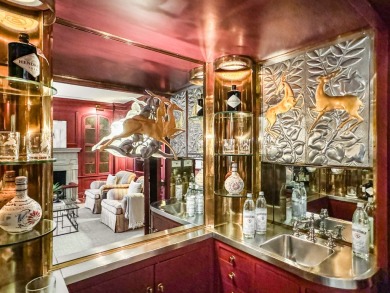 This architecturally significant Gold Coast penthouse offers 7