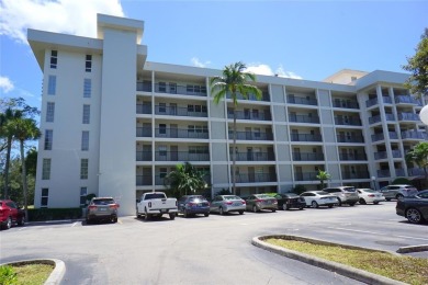 Large unit 3 bedroom and 2 bathrooms on 4th-floor corner condo