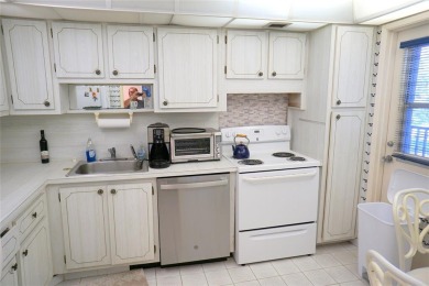 Large unit 3 bedroom and 2 bathrooms on 4th-floor corner condo