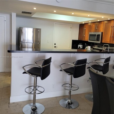 FRESHlY PAINTED &  ENJOY A FULLY FURNISHED & EQUIPPED APARTMENT