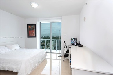 Beautiful corner residence at Axis on Brickell with unobstructed