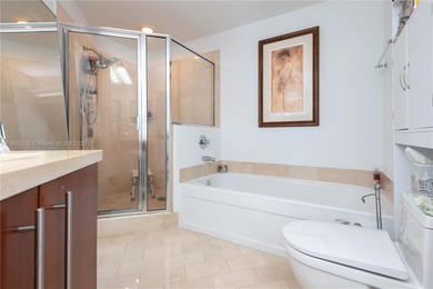 Beautiful corner residence at Axis on Brickell with unobstructed