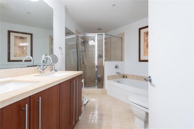 Beautiful corner residence at Axis on Brickell with unobstructed