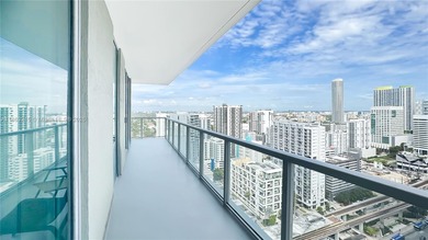 Beautiful corner residence at Axis on Brickell with unobstructed