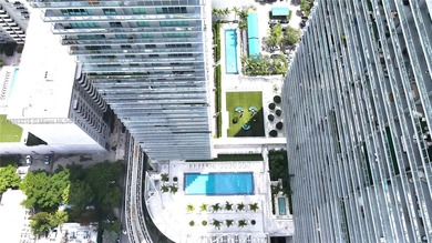 Beautiful corner residence at Axis on Brickell with unobstructed