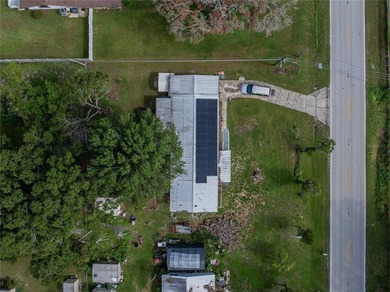 Enjoy Privacy and Freedom in Lakeland! This 3 bedroom, 2