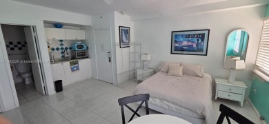Cozy studio located in a very quiet area of mid-beach.  Views of