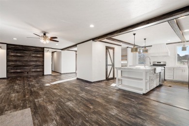 Views, Views, Views! 120 acres of gently rolling grasslands are