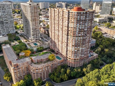 FULLY RENOVATED SPACIOUS UNIT WITH MANHATTAN AND HUDSON RIVER