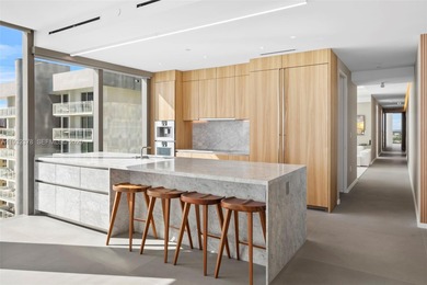 Indulgent, turn-key oceanfront residence offering breathtaking