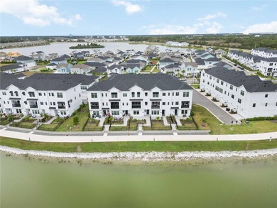 Exceptional end-unit townhome in Emerald Landing at Waterside