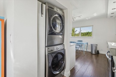 LIVE LIKE YOU'RE ON VACATION! Welcome to Wynmoor, an active 55+