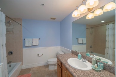 Beautiful 2 bed, 2 bath condo Bay Harbour in Islamorada. This