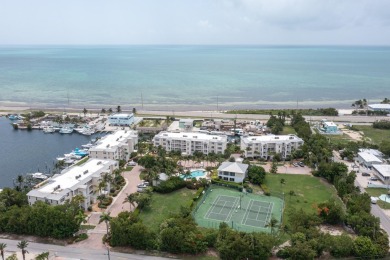 Beautiful 2 bed, 2 bath condo Bay Harbour in Islamorada. This