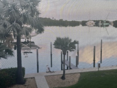 Beautiful 2 bed, 2 bath condo Bay Harbour in Islamorada. This