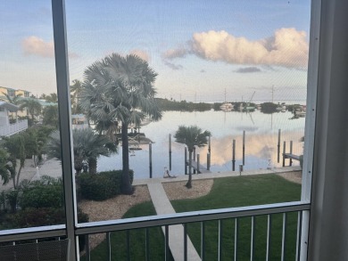 Beautiful 2 bed, 2 bath condo Bay Harbour in Islamorada. This