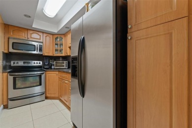 Modern 2-Bedroom / 2-Bathroom Apartment with Stunning Lake View