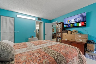 Modern 2-Bedroom / 2-Bathroom Apartment with Stunning Lake View