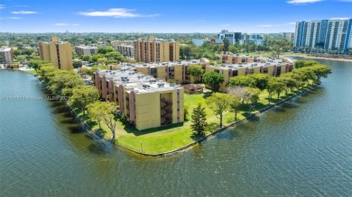 Modern 2-Bedroom / 2-Bathroom Apartment with Stunning Lake View