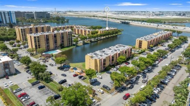 Modern 2-Bedroom / 2-Bathroom Apartment with Stunning Lake View