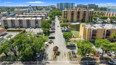 Modern 2-Bedroom / 2-Bathroom Apartment with Stunning Lake View
