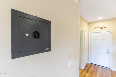 Top-floor, end-unit condo in the desirable Woodlands at Crow