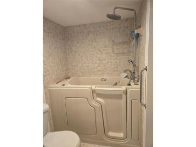 *PRICE REDUCTION!!!*  Come enjoy this amazing Oasis in Coconut