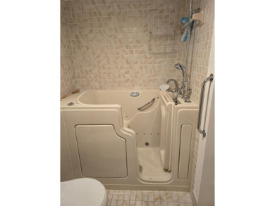 *PRICE REDUCTION!!!*  Come enjoy this amazing Oasis in Coconut