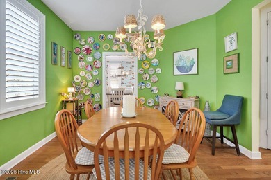 Steps from the sand, fully furnished including a golf cart